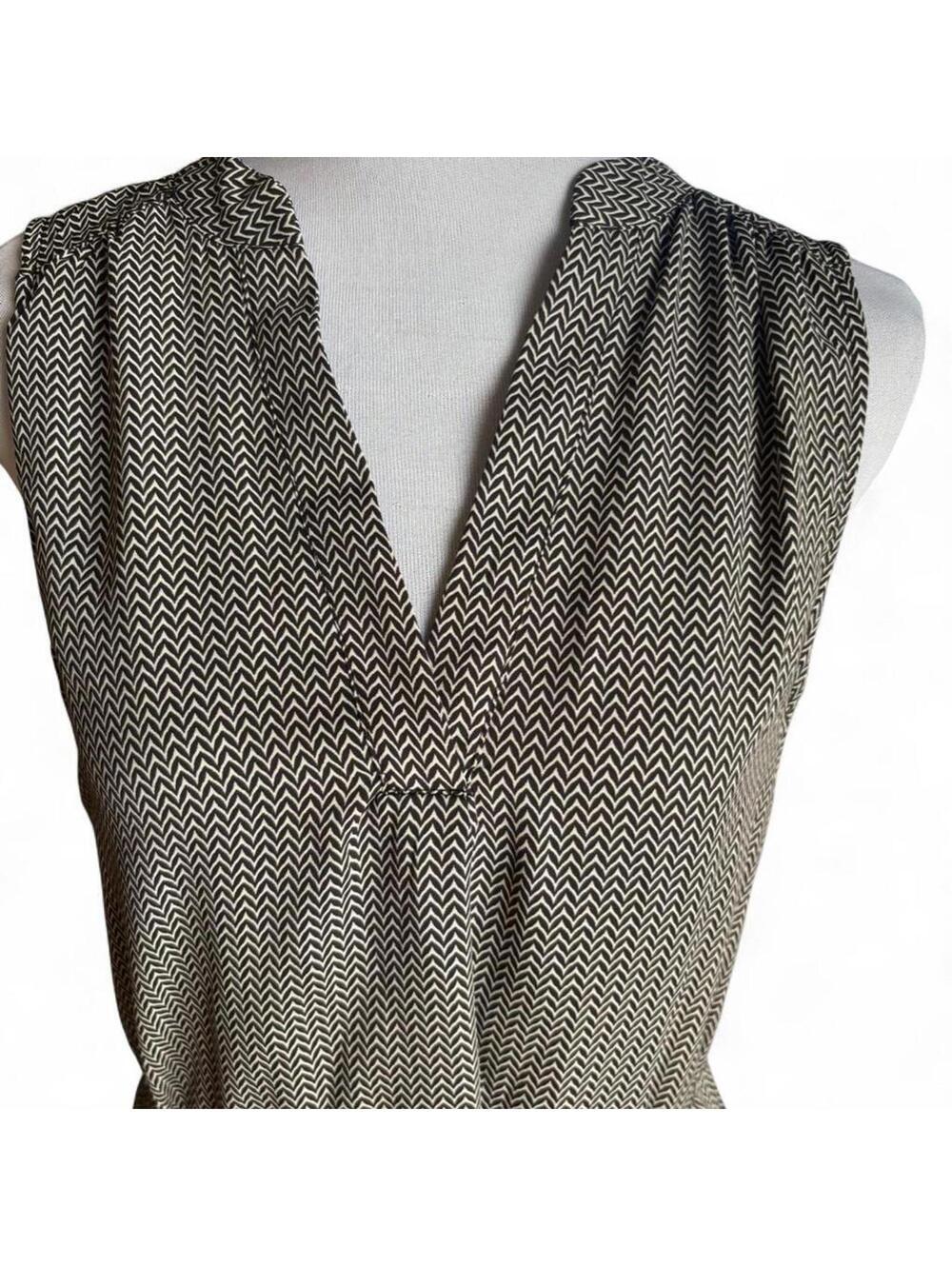 H&M black and tan chevron print dress with tie waist Size 6 - Picture 4 of 7